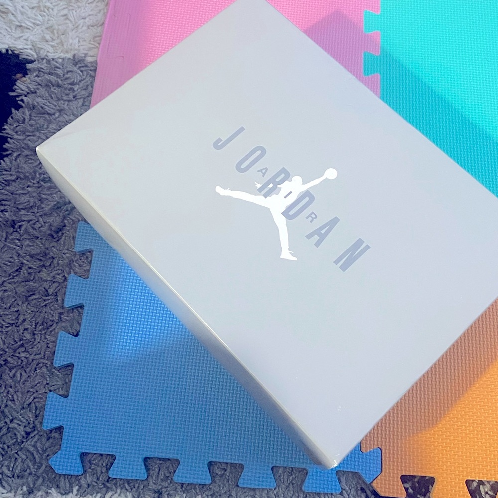 Air Jordan 11 “Cool Grey”